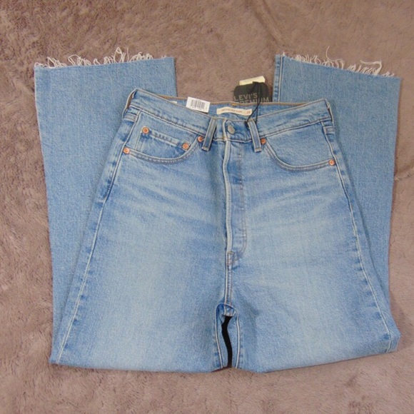 NWT Women's Levi's Ribcage Cropped Flare Jeans - Picture 5 of 6
